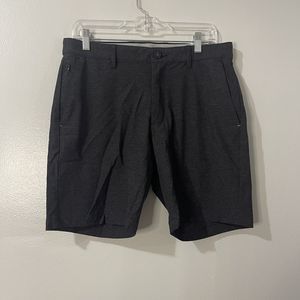 TOMMY BAHAMA Chip Shot IslandZone Shorts Size 32 Black 8-inch Golf Performance